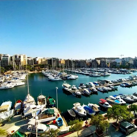 Bright And 2 Bedroom With Harbour View Apartment *