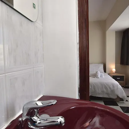 Bright And 2 Bedroom With Harbour View *