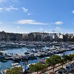 Bright And 2 Bedroom With Harbour View Apartment *