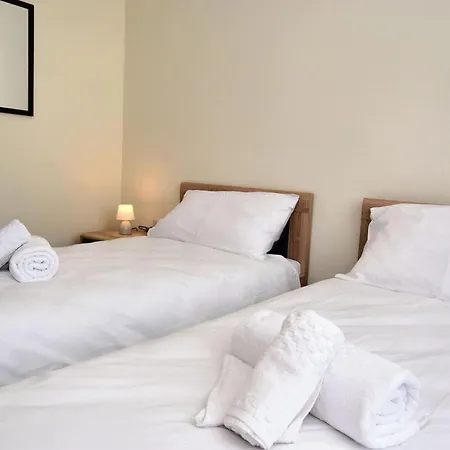 2 Bedroom, Bright & Floor - 5 * Msida