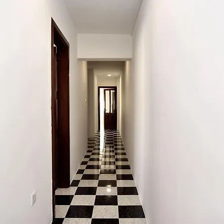 2 Bedroom, Bright & Floor - 5 Apartamento