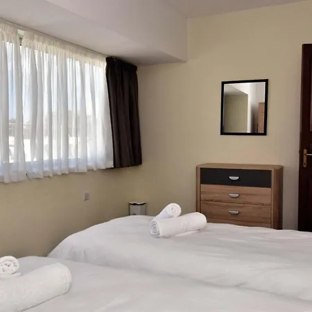 Bright And 2 Bedroom With Harbour View Apartament