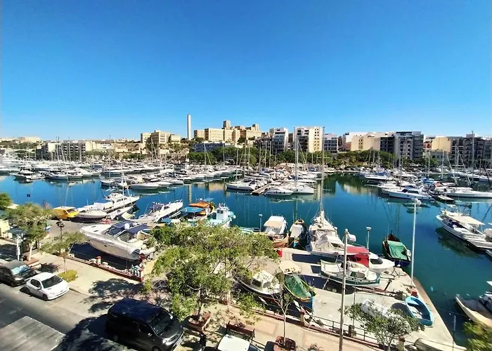 Bright And 2 Bedroom With Harbour View Apartament