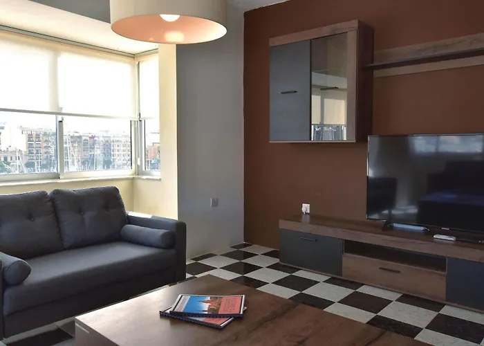 Bright And 2 Bedroom With Harbour View *