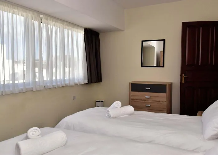 Bright And 2 Bedroom With Harbour View Apartament