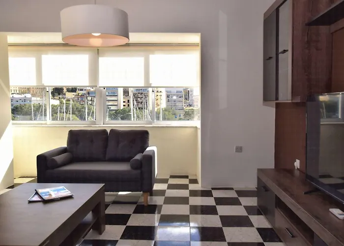 Bright And 2 Bedroom With Harbour View *